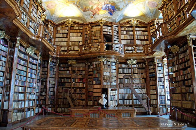 25+ Of The Most Majestic Libraries In The World 6