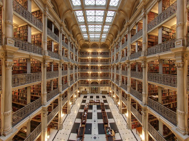 25+ Of The Most Majestic Libraries In The World 8