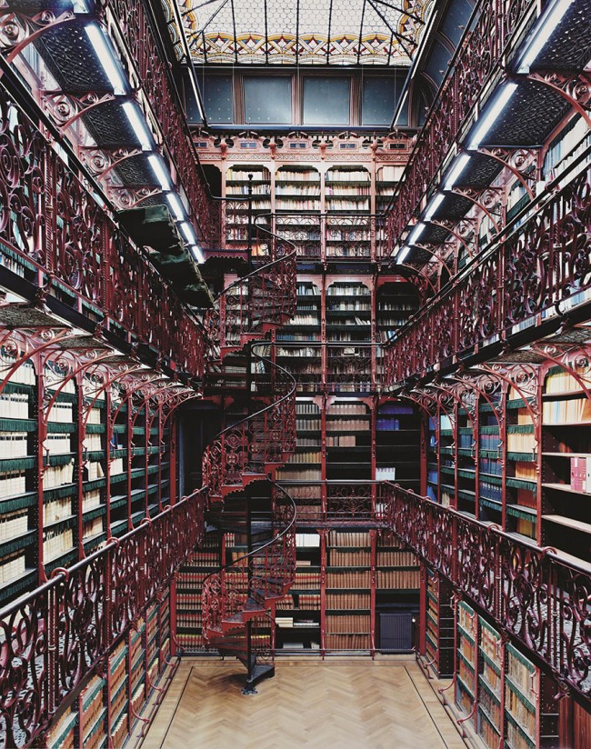 25+ Of The Most Majestic Libraries In The World 9