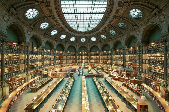 25+ Of The Most Majestic Libraries In The World 12