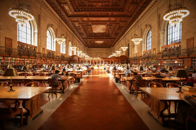 25+ Of The Most Majestic Libraries In The World 21