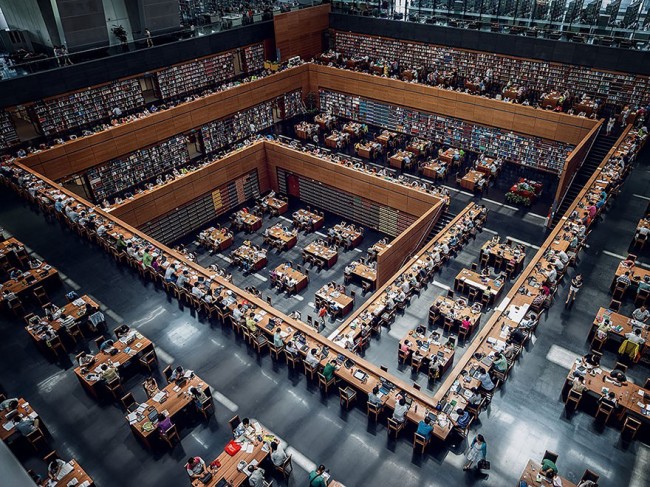25+ Of The Most Majestic Libraries In The World 30