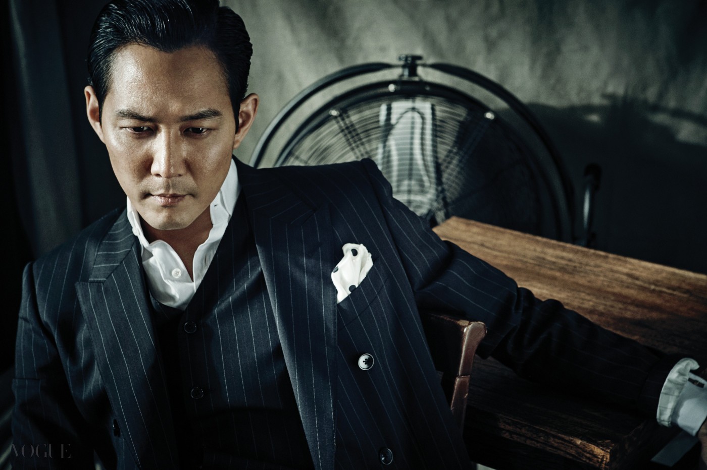 《与神同行》阎罗王李政宰:他始终不婚,只为守护曾为爱受伤的女友